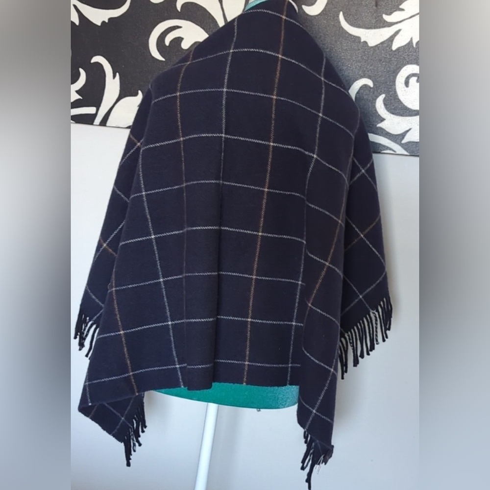Burberry Navy Blue & White Checkered Shawl EUC unisex scarf - Picture 6 of 7